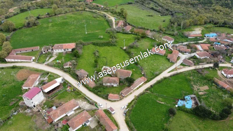 3.280 M2 Oturulabilir Müstakil Bahçeli Köy Evi, Dam, Samanlık