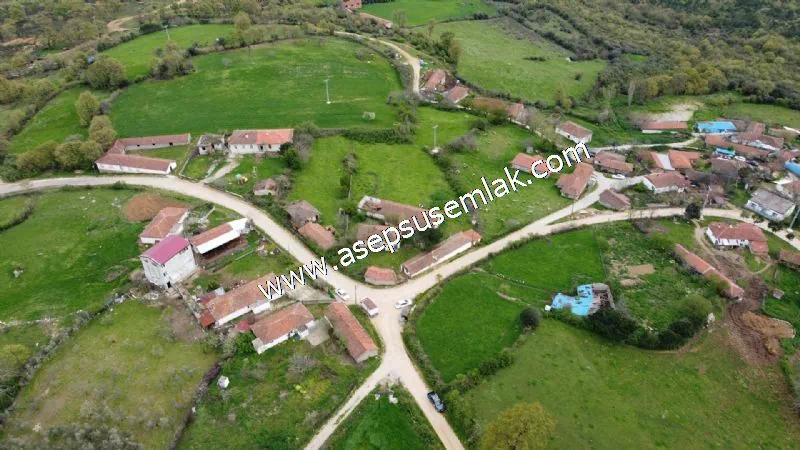 3.280 M2 Oturulabilir Müstakil Bahçeli Köy Evi, Dam, Samanlık