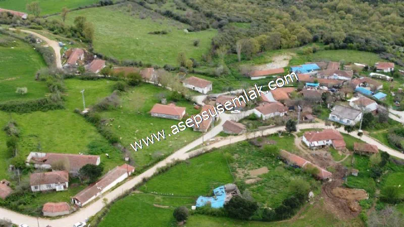 3.280 M2 Oturulabilir Müstakil Bahçeli Köy Evi, Dam, Samanlık