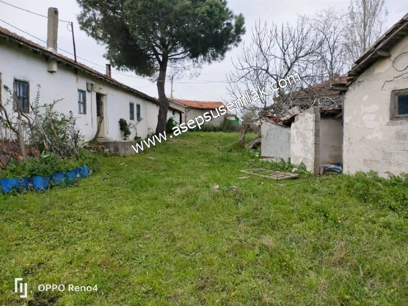3.280 M2 Oturulabilir Müstakil Bahçeli Köy Evi, Dam, Samanlık