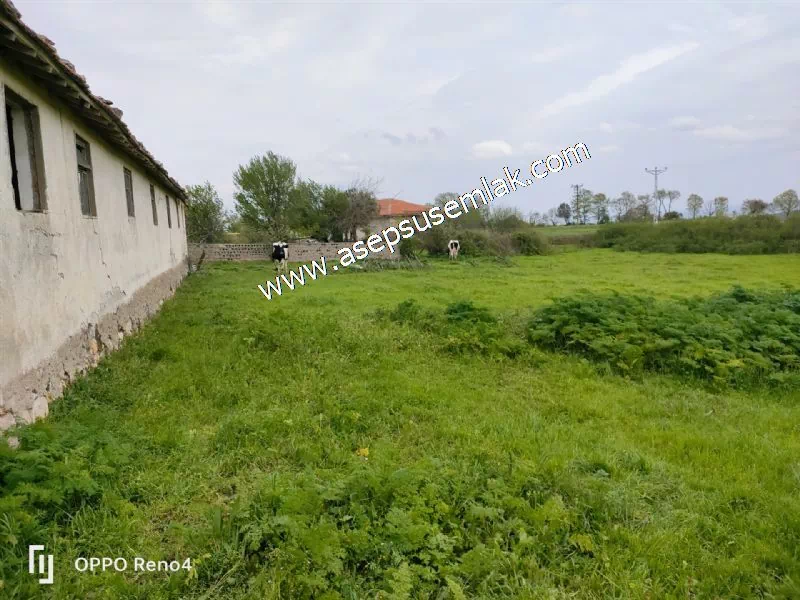 3.280 M2 Oturulabilir Müstakil Bahçeli Köy Evi, Dam, Samanlık