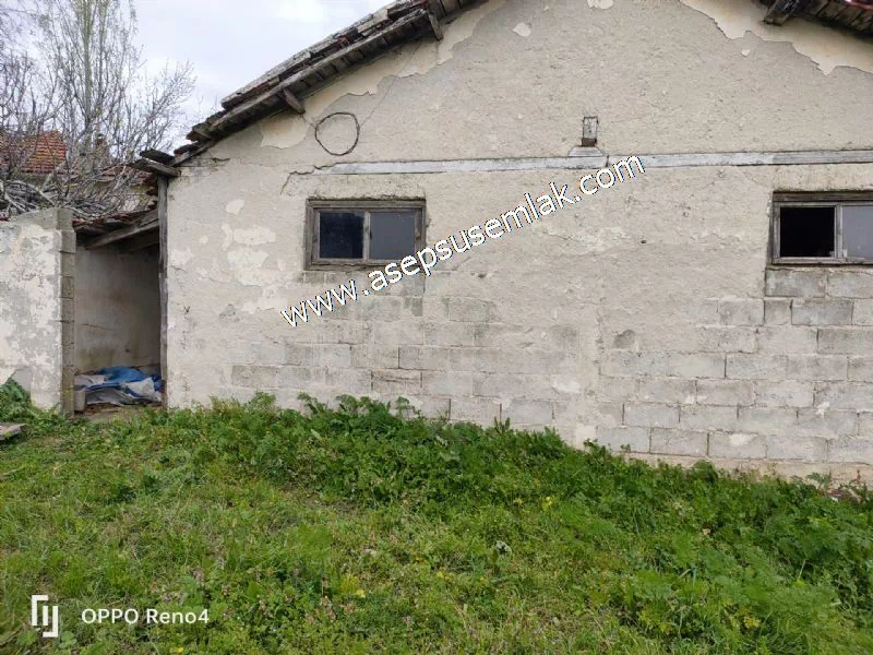 3.280 M2 Oturulabilir Müstakil Bahçeli Köy Evi, Dam, Samanlık