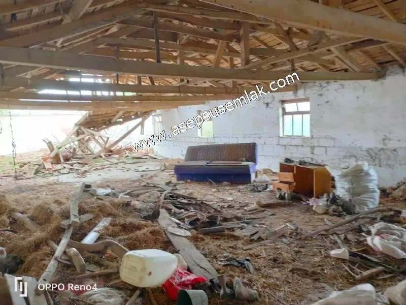 3.280 M2 Oturulabilir Müstakil Bahçeli Köy Evi, Dam, Samanlık