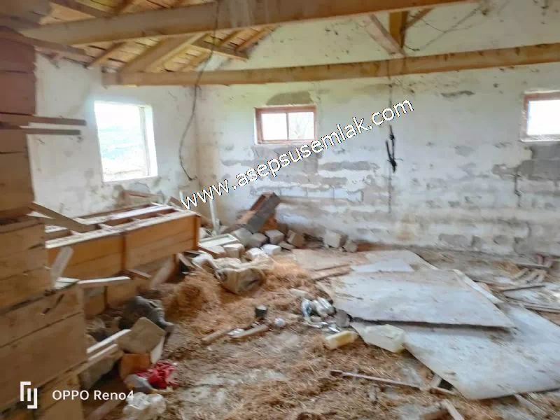 3.280 M2 Oturulabilir Müstakil Bahçeli Köy Evi, Dam, Samanlık