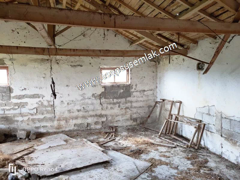 3.280 M2 Oturulabilir Müstakil Bahçeli Köy Evi, Dam, Samanlık
