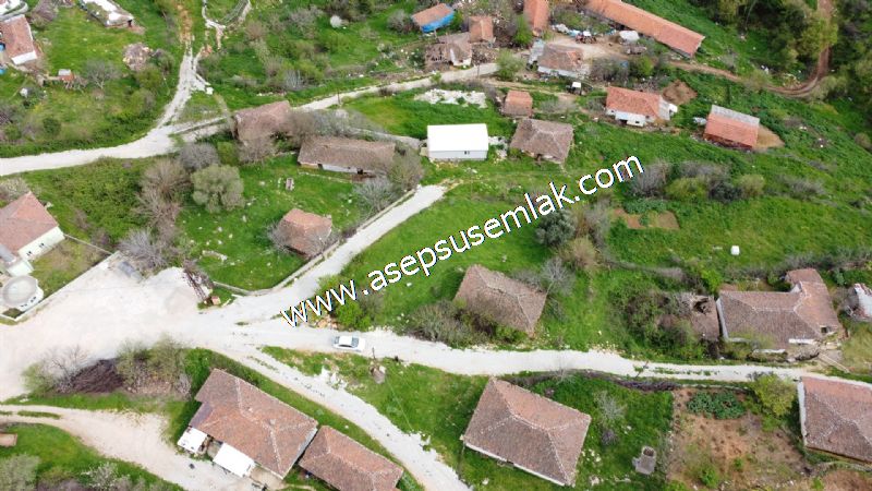 843 M2 Gönen'de Köy Evi Bahçeli Kerpiç Ev Elektrik Var.