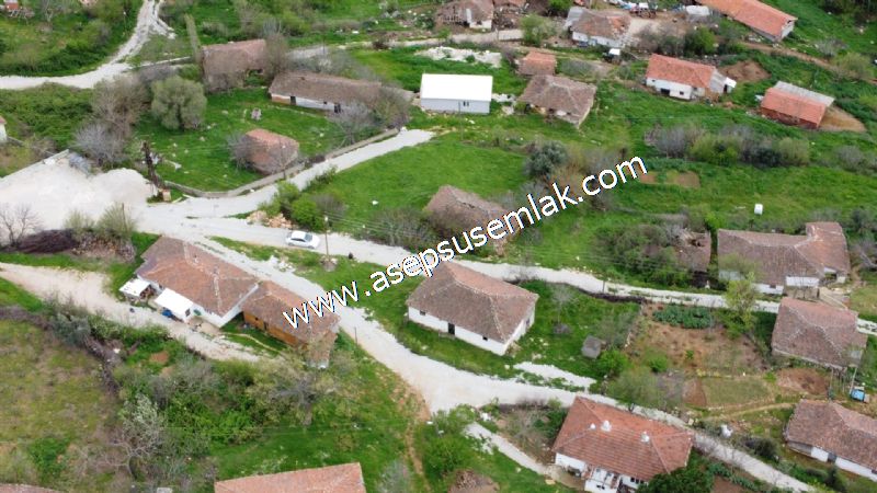843 M2 Gönen'de Köy Evi Bahçeli Kerpiç Ev Elektrik Var.