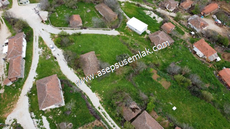 843 M2 Gönen'de Köy Evi Bahçeli Kerpiç Ev Elektrik Var.