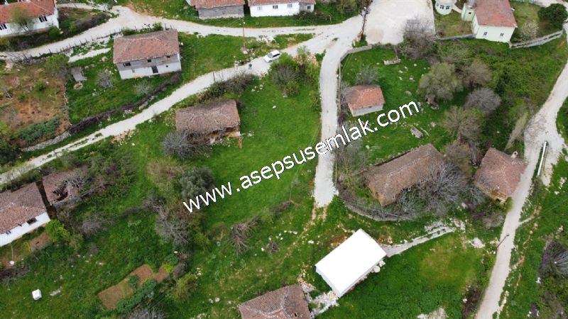 843 M2 Gönen'de Köy Evi Bahçeli Kerpiç Ev Elektrik Var.