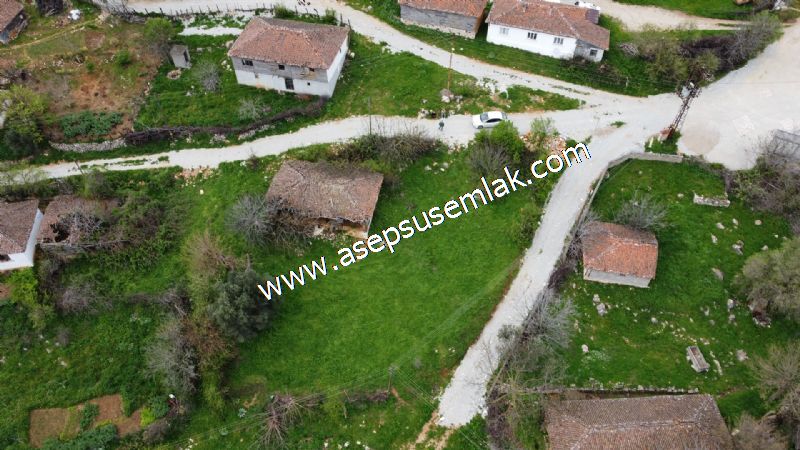 843 M2 Gönen'de Köy Evi Bahçeli Kerpiç Ev Elektrik Var.