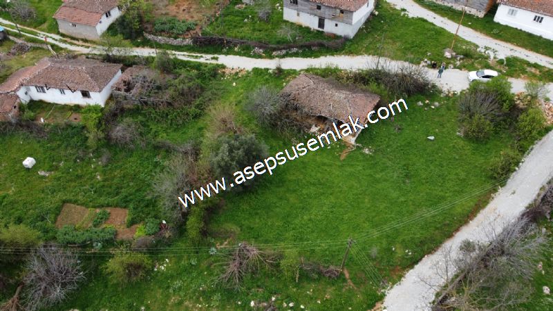 843 M2 Gönen'de Köy Evi Bahçeli Kerpiç Ev Elektrik Var.