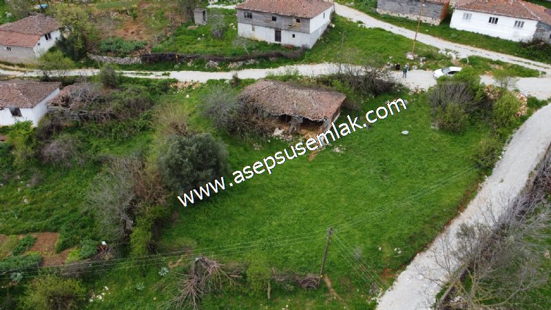 843 M2 Gönen'de Köy Evi Bahçeli Kerpiç Ev Elektrik Var.