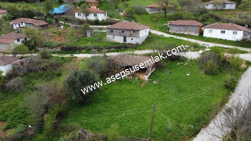 843 M2 Gönen'de Köy Evi Bahçeli Kerpiç Ev Elektrik Var.
