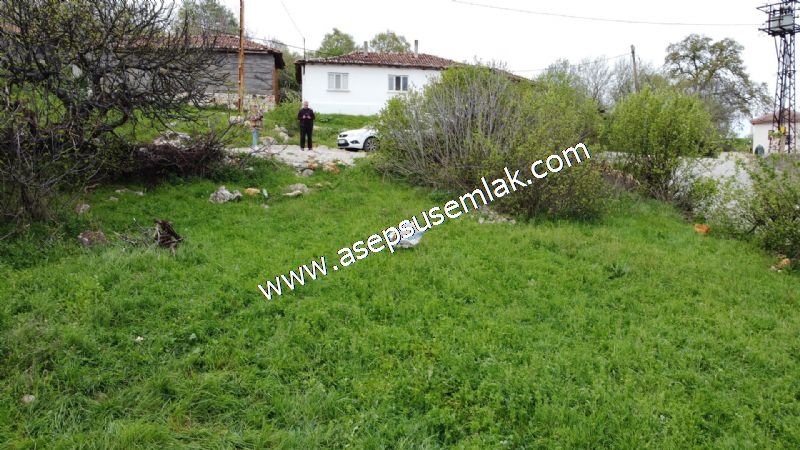 843 M2 Gönen'de Köy Evi Bahçeli Kerpiç Ev Elektrik Var.