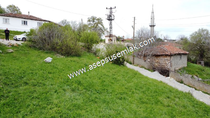 843 M2 Gönen'de Köy Evi Bahçeli Kerpiç Ev Elektrik Var.
