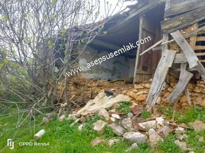 843 M2 Gönen'de Köy Evi Bahçeli Kerpiç Ev Elektrik Var.