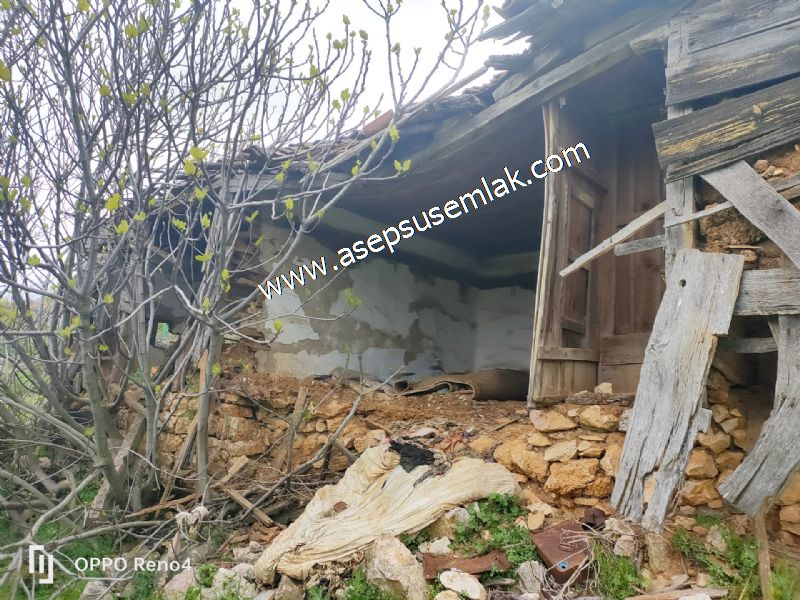 843 M2 Gönen'de Köy Evi Bahçeli Kerpiç Ev Elektrik Var.