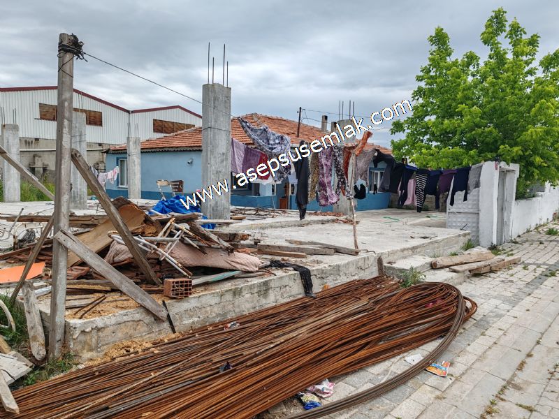 713 M2 MANYAS YENİMAHALLE 3 KAT KONUT İMARLI ARSA ASEPSUS EMLAK