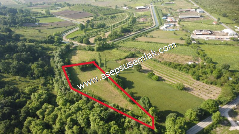 3.625 M2 Güneşli Hobi Bağ-Bahçe Dereye Cepheli Kadastro Yolu Var