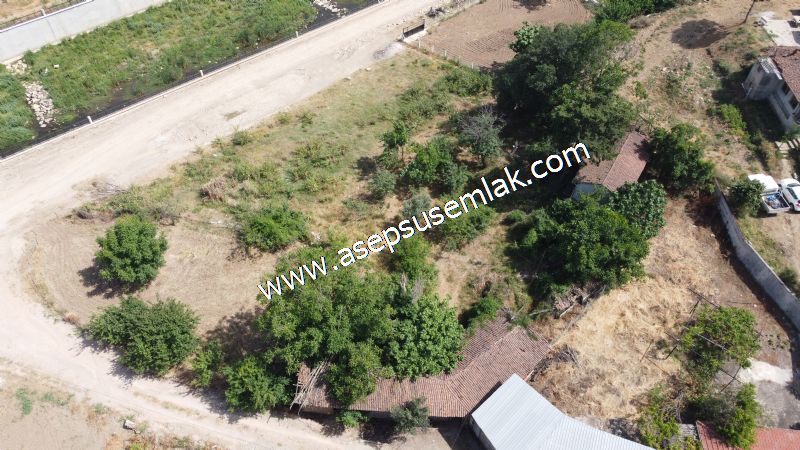 1.700 m2 Müstakil Köy Evi Arsa Meyve Bahçeli Bağ-Bahçe Dereköyde