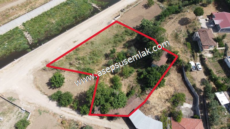 1.700 m2 Müstakil Köy Evi Arsa Meyve Bahçeli Bağ-Bahçe Dereköyde