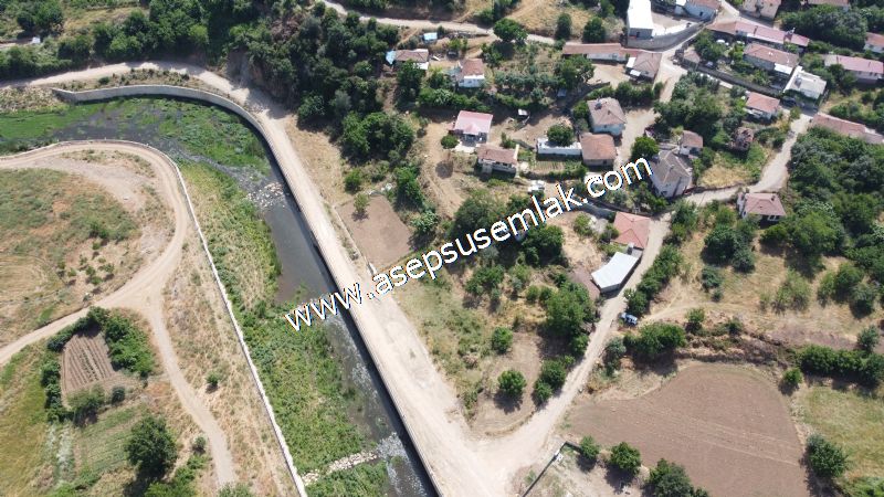 1.700 m2 Müstakil Köy Evi Arsa Meyve Bahçeli Bağ-Bahçe Dereköyde