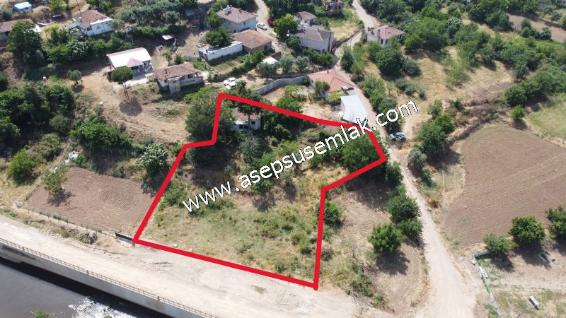 1.700 m2 Müstakil Köy Evi Arsa Meyve Bahçeli Bağ-Bahçe Dereköyde