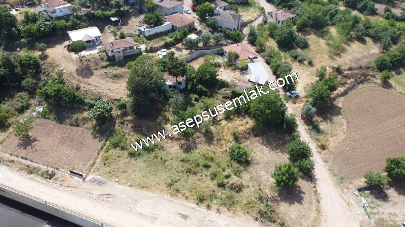 1.700 m2 Müstakil Köy Evi Arsa Meyve Bahçeli Bağ-Bahçe Dereköyde