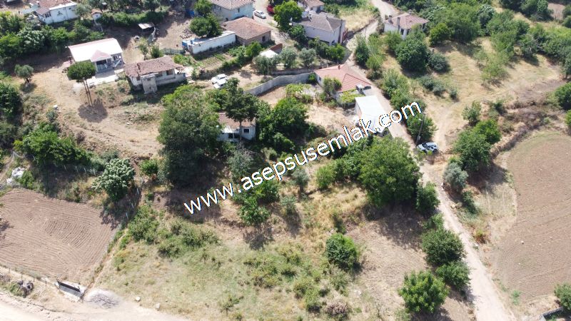 1.700 m2 Müstakil Köy Evi Arsa Meyve Bahçeli Bağ-Bahçe Dereköyde