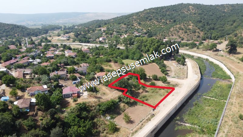 1.700 m2 Müstakil Köy Evi Arsa Meyve Bahçeli Bağ-Bahçe Dereköyde