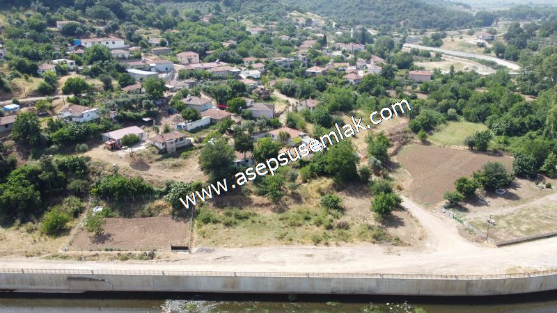 1.700 m2 Müstakil Köy Evi Arsa Meyve Bahçeli Bağ-Bahçe Dereköyde