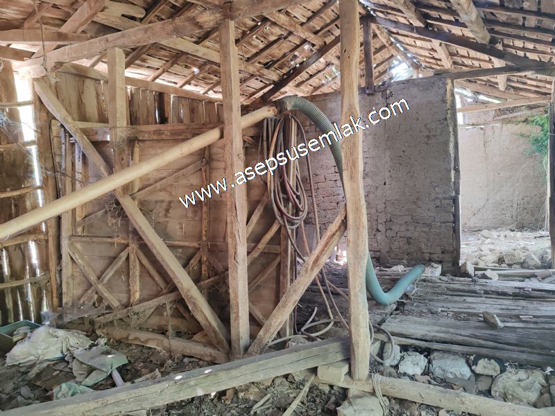 1.700 m2 Müstakil Köy Evi Arsa Meyve Bahçeli Bağ-Bahçe Dereköyde