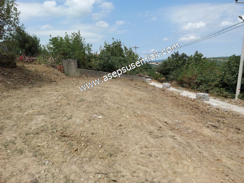 556 m2 İmarlı 2 kat %40 Arsa Köy Evi Ortasında
