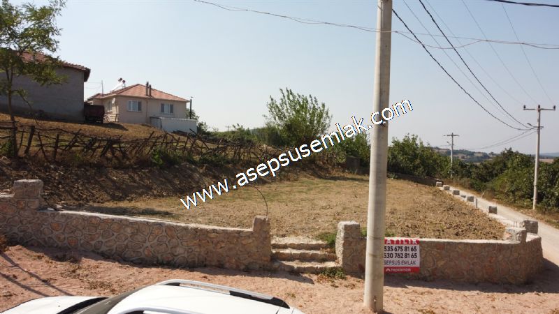 556 m2 İmarlı 2 kat %40 Arsa Köy Evi Ortasında