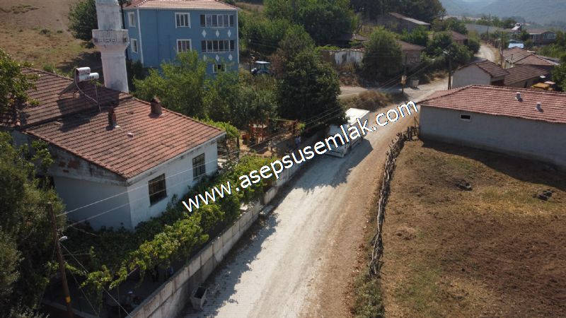 556 m2 İmarlı 2 kat %40 Arsa Köy Evi Ortasında