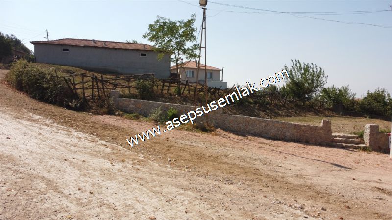 556 m2 İmarlı 2 kat %40 Arsa Köy Evi Ortasında