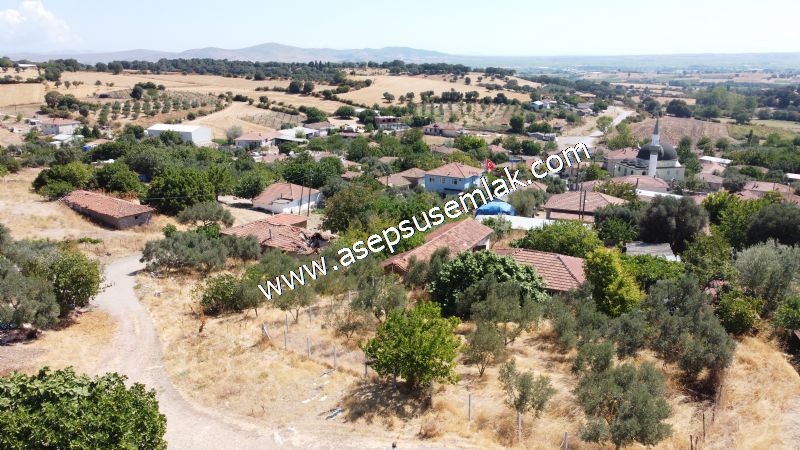1.086 m2 Müstakil Köy Evi Arsa Bağ-Bahçe Samanlık Dam Gönen'de