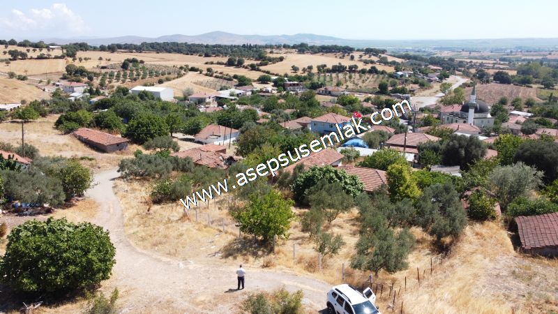 1.086 m2 Müstakil Köy Evi Arsa Bağ-Bahçe Samanlık Dam Gönen'de