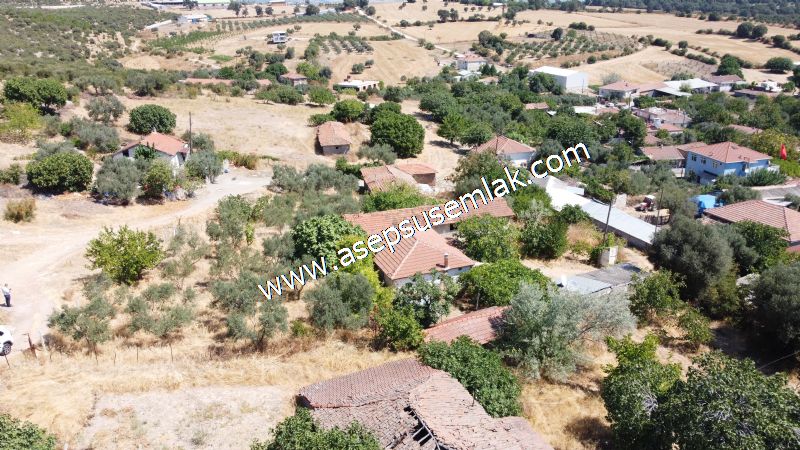1.086 m2 Müstakil Köy Evi Arsa Bağ-Bahçe Samanlık Dam Gönen'de