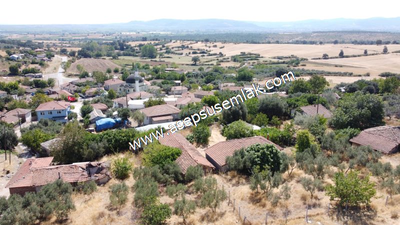 1.086 m2 Müstakil Köy Evi Arsa Bağ-Bahçe Samanlık Dam Gönen'de