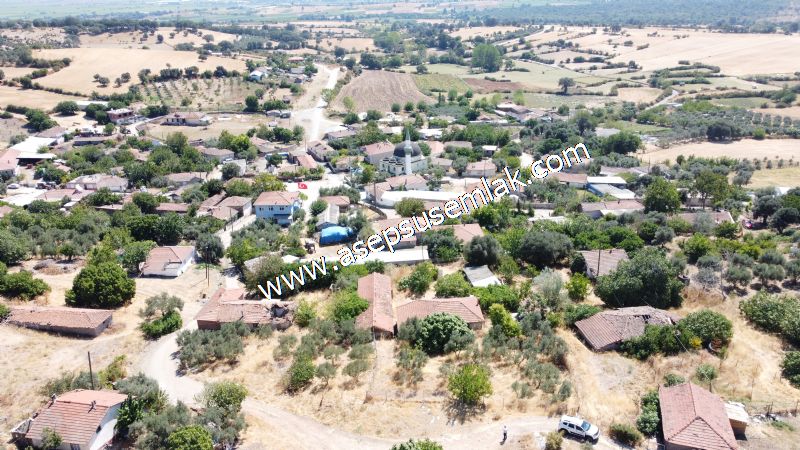 1.086 m2 Müstakil Köy Evi Arsa Bağ-Bahçe Samanlık Dam Gönen'de