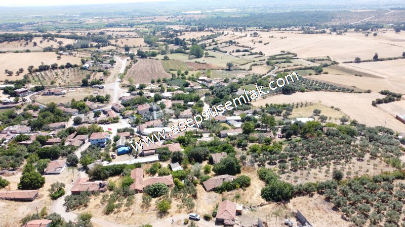 1.086 m2 Müstakil Köy Evi Arsa Bağ-Bahçe Samanlık Dam Gönen'de