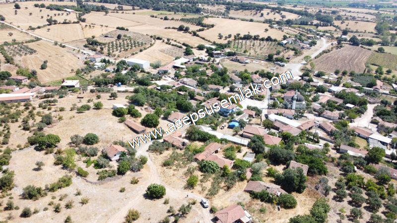 1.086 m2 Müstakil Köy Evi Arsa Bağ-Bahçe Samanlık Dam Gönen'de