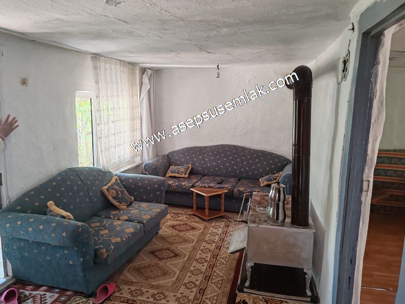 1.086 m2 Müstakil Köy Evi Arsa Bağ-Bahçe Samanlık Dam Gönen'de