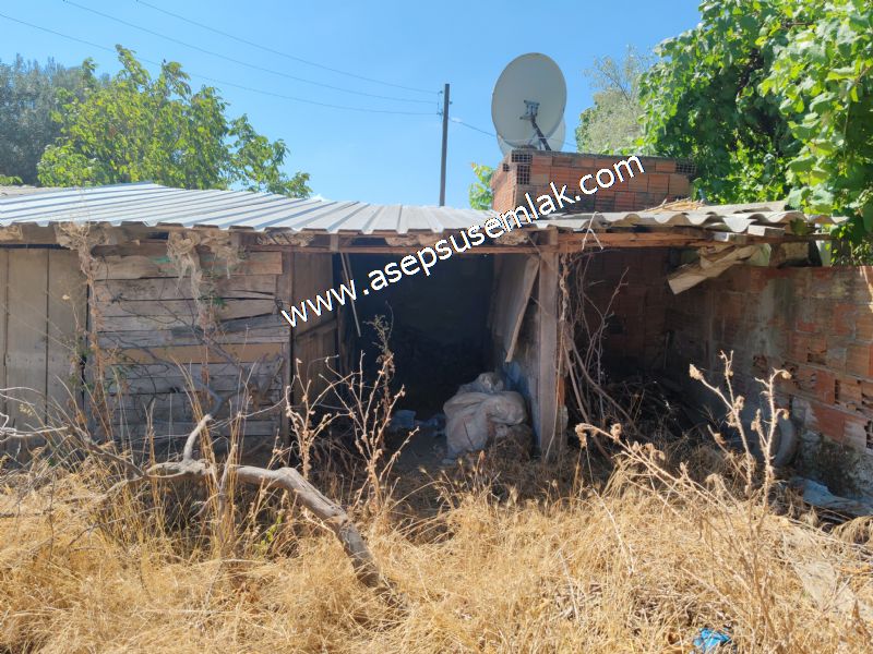 1.086 m2 Müstakil Köy Evi Arsa Bağ-Bahçe Samanlık Dam Gönen'de