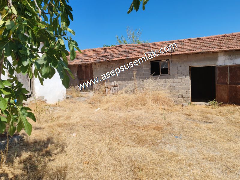 1.086 m2 Müstakil Köy Evi Arsa Bağ-Bahçe Samanlık Dam Gönen'de