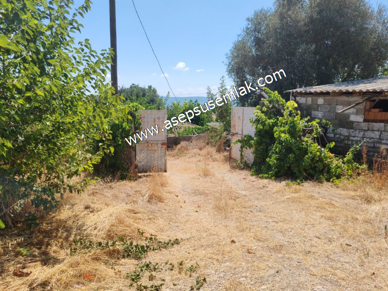 1.086 m2 Müstakil Köy Evi Arsa Bağ-Bahçe Samanlık Dam Gönen'de