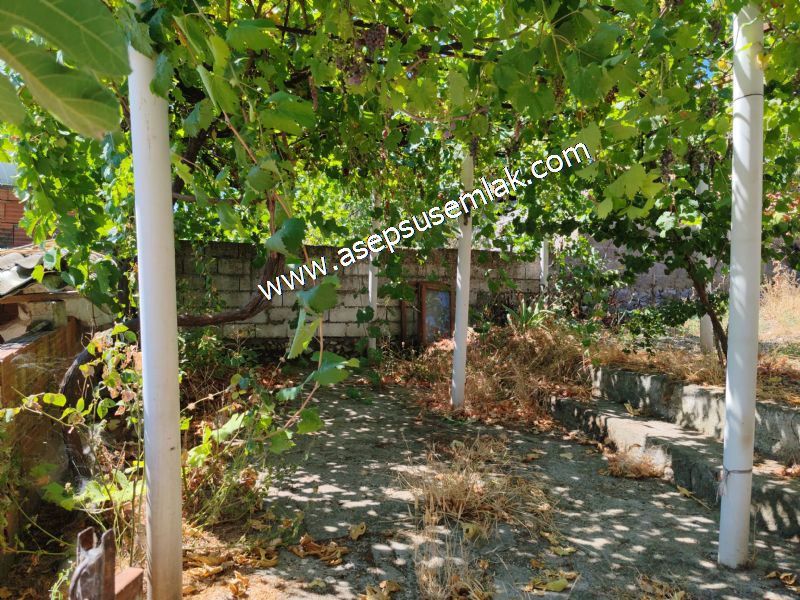 1.086 m2 Müstakil Köy Evi Arsa Bağ-Bahçe Samanlık Dam Gönen'de