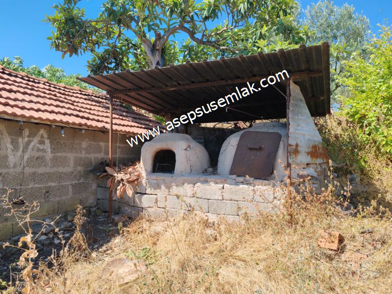 1.086 m2 Müstakil Köy Evi Arsa Bağ-Bahçe Samanlık Dam Gönen'de