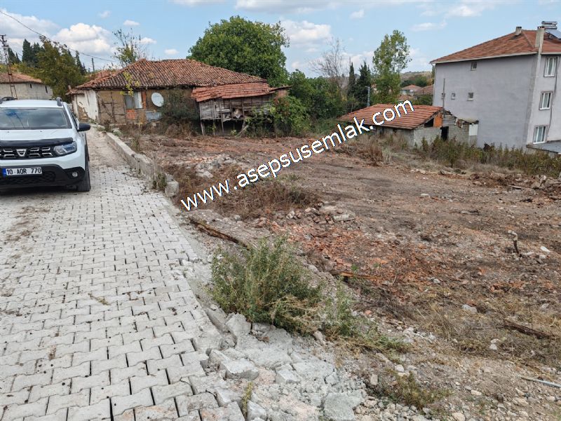 393 M2 Arsa Köy Evi (2Kat %40) Elektrik Su Var. İmarlı Gönen'de